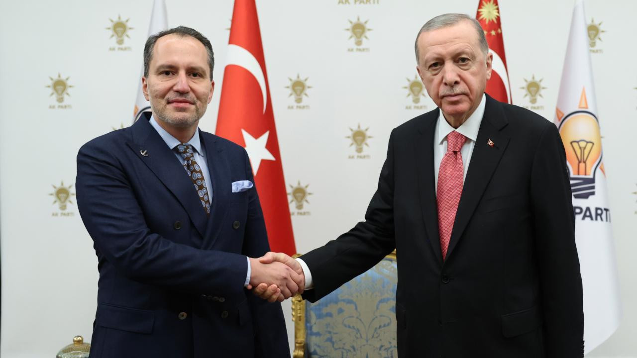 Yeniden Refah Partisi'nin ittifak için AKP'den istediği 2 büyük il ortaya çıktı! İki büyükşehir ve 35 ilçe istediler