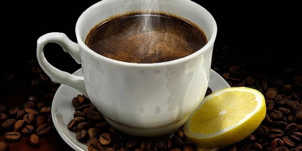 Türk kahvesinin için yalnızca bir kaç damla limon damlatın! Çok şaşıracaksınız