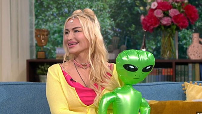 UFO tarafından kaçırıldı, uzaylıyla seks yaptı