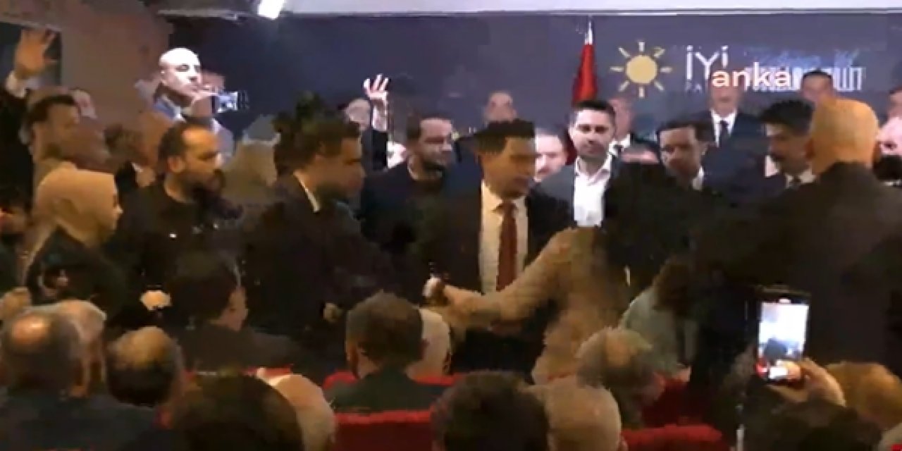 İYİ Partililer, Meral Akşener'in önünde birbirlerine girdiler! Salonda 'Mansur Yavaş' ve 'istifa' sloganları