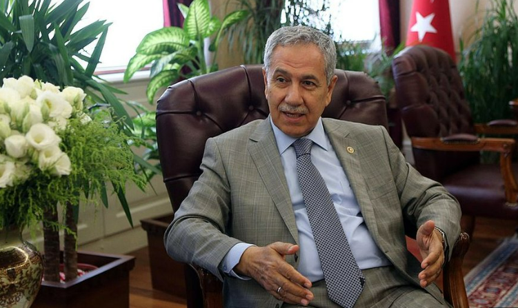 Bülent Arınç'tan Devlet Bahçeli'yi çıldırtacak sözler! AYM Başkanı Zühtü Arslan'a övgüler