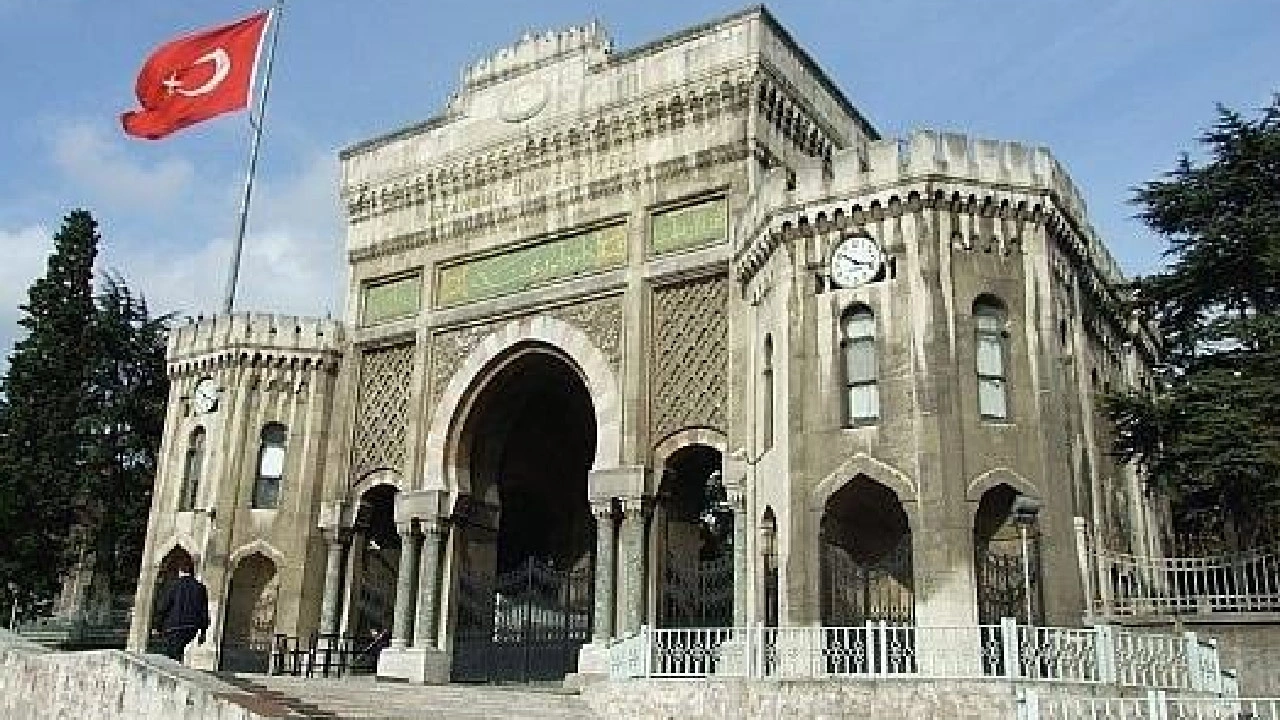 İstanbul Üniversitesi’nin halka açılması tepki çekti! CHP'li Öztürk konuyu Meclis gündemine taşıdı