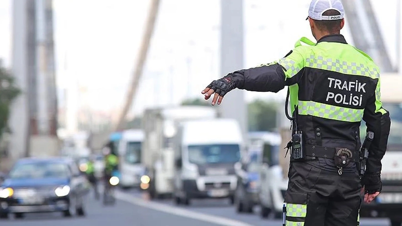 Bakanlık yeni düzenleme getirdi! Bu araçlar artık trafiğe çıkamayacak
