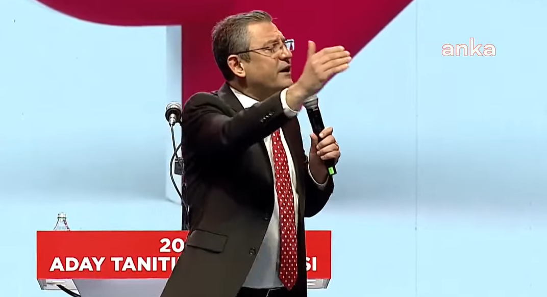 Özgür Özel, CHP'den istifa edenlere yanıt verdi: "3, 5, 10 memnuniyetsiz arkadaşımız..."