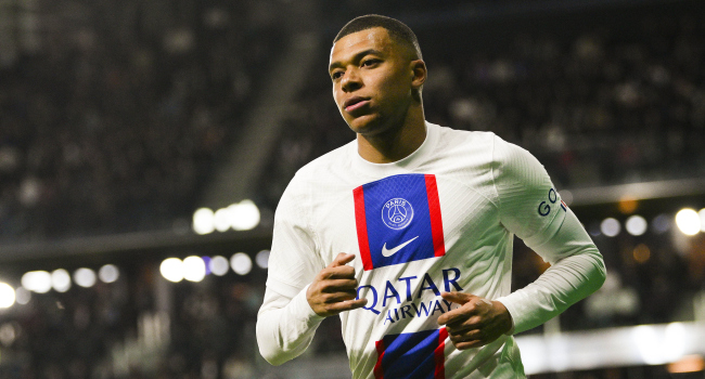Mbappe herkesi ters köşe etti! Real Madrid'e gitmesi beklenirken oraya gitti...