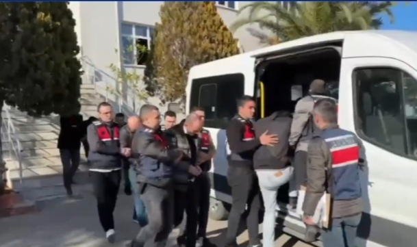 İçişleri Bakanı Ali Yerlikaya duyurdu: 12 ilde eş zamanlı "Kafes-45" operasyonu düzenlendi