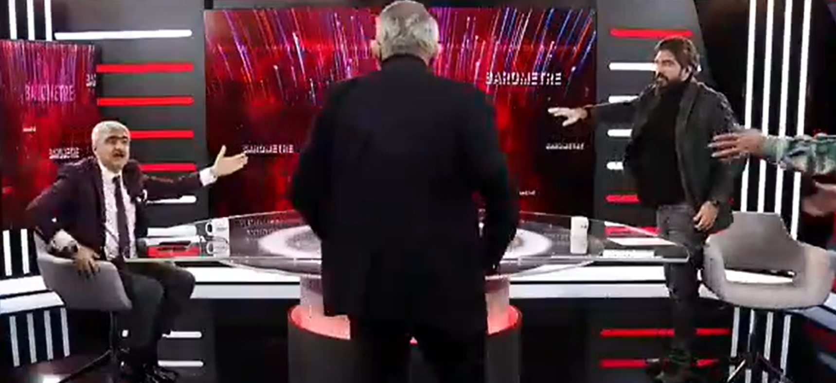 Rasim Ozan Kütahyalı'nın programında küfür kıyamet koptu!