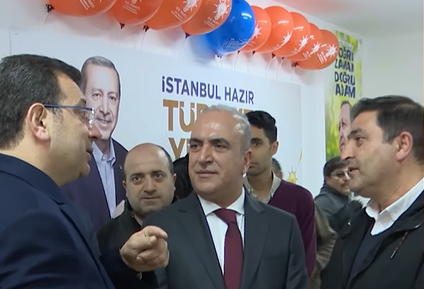 Ekrem İmamoğlu, AKP seçim ofisinde böyle karşılandı!
