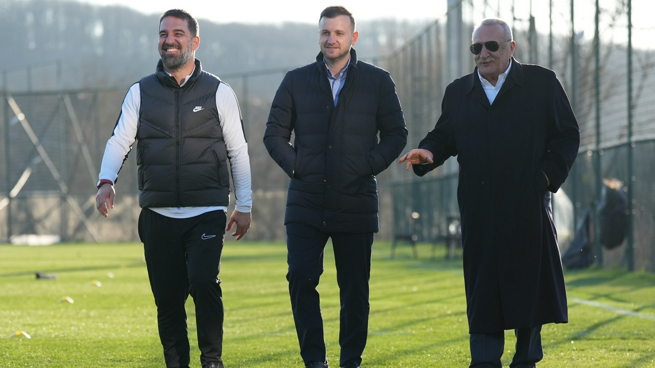 Mehmet Ağar'dan Arda Turan'a ziyaret
