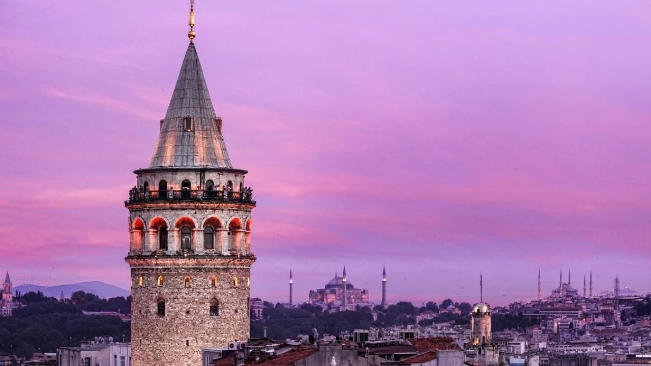 Galata Kulesi 1 ay süreyle ziyarete kapatıldı