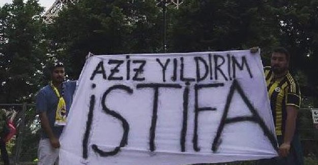 Fransa'da Aziz Yıldırım protestosu