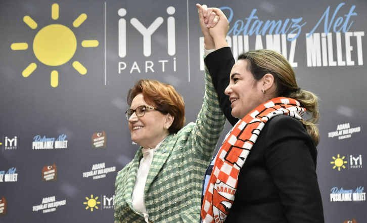 Ülkü Ocakları, Türkeş'in kızını 'hain' ilan etti! Tam yanına bu pankartı astılar...