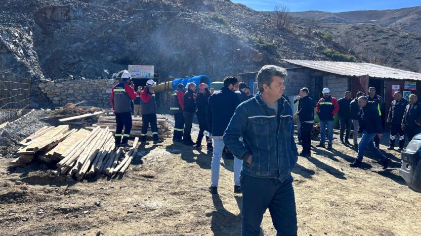 Elazığ'da maden ocağında göçük! Toprak altında kalan işçiler kurtarıldı
