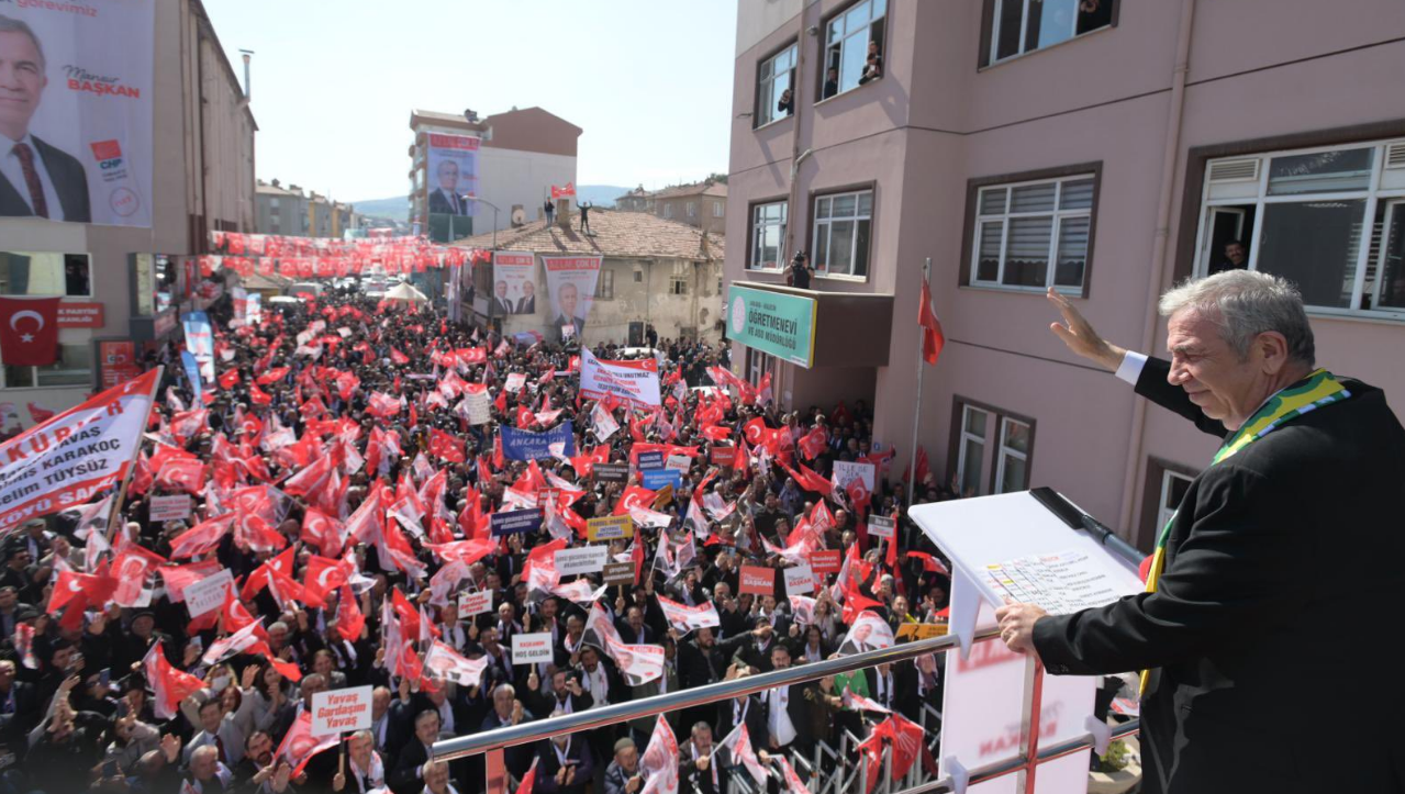 Mansur Yavaş, onu unutmadı: "AK Partilileri, MHP'lileri işten atan, şu andaki benim rakibimle ilgili tek kelime söylemedi"