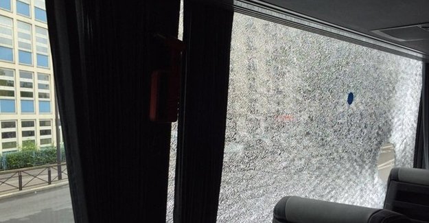 Paris'te Türk taraftarlarına saldırı