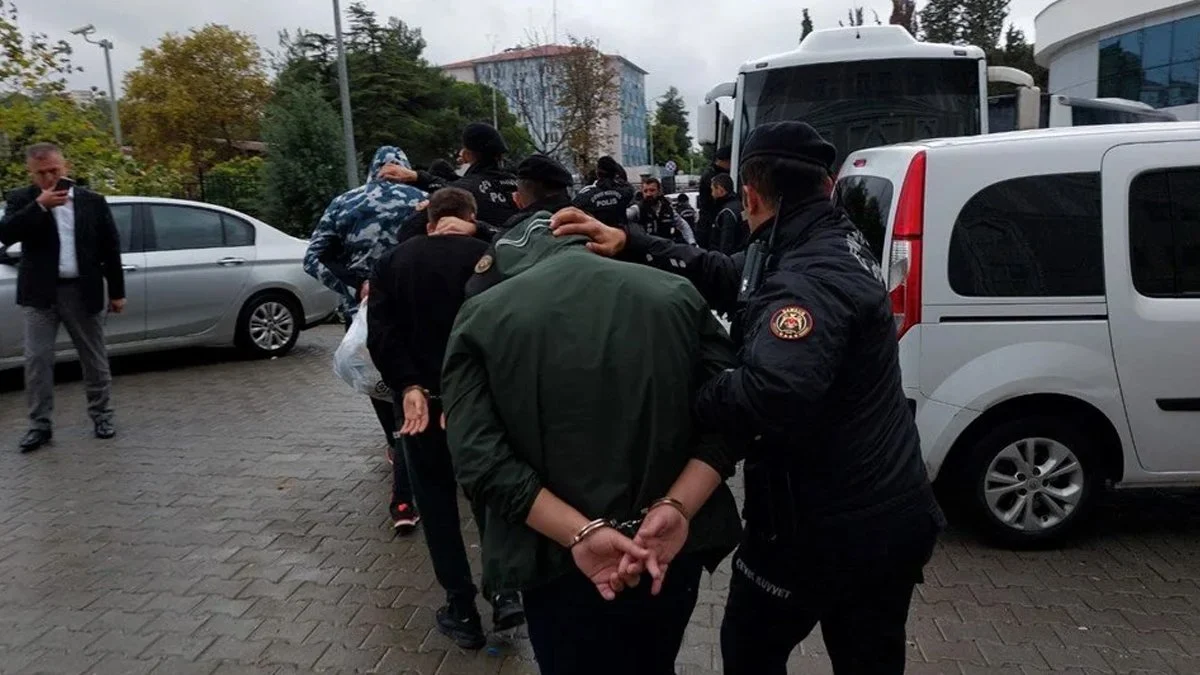 İçişleri Bakanı Ali Yerlikaya duyurdu: 9 ilde eş zamanlı “Kafes-50" operasyonu düzenlendi
