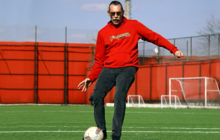 Behzat Ç. topun başına geçti