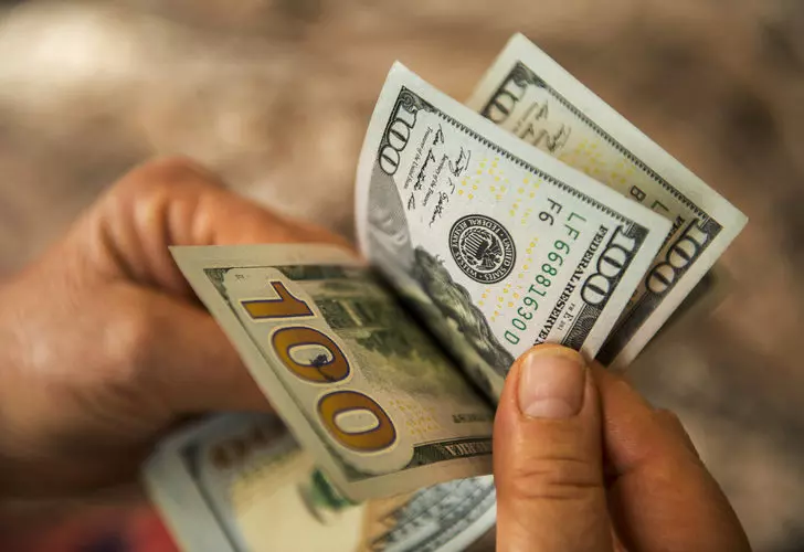 Dolar yine zirveyi gördü