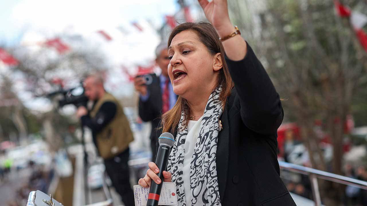 Burcu Köksal'dan DEM Parti hakkındaki sözleri için yeni açıklama: "Dil sürçmesi değil!"