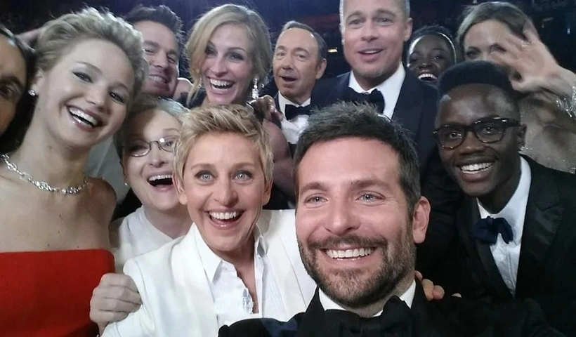 Lanetli selfie! Bu fotoğrafan sonra başlarına gelmeyen kalmadı