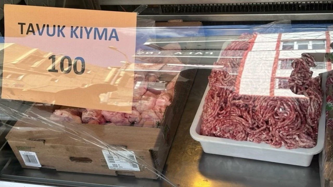 Tavuk kıyma fiyatları bile aldı başını gidiyor! Vatandaş ne yiyecek?
