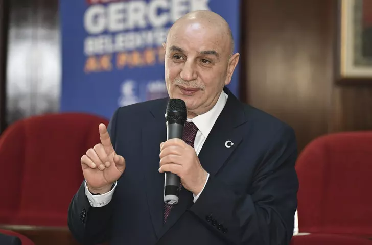 AKP'li vatandaştan Turgut Altınok'a tepki: Hezimetle karşılaşacaksın