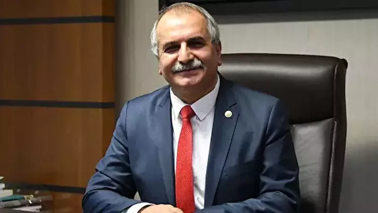 Yeniçağ Gazetesi'nin sahipleri birbirine girdi! İYİ Partili eski vekil kardeşi tarafından bıçaklandı