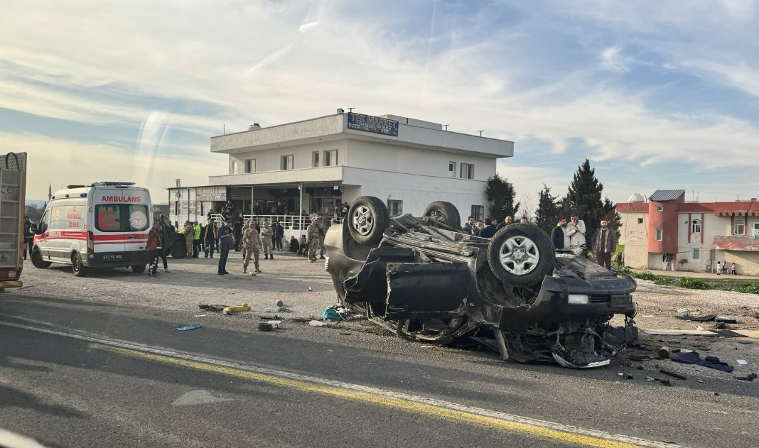 Erdoğan'ın koruma ekibi trafik kazası geçirdi! Erdoğan ve Özgür Özel'den açıklama