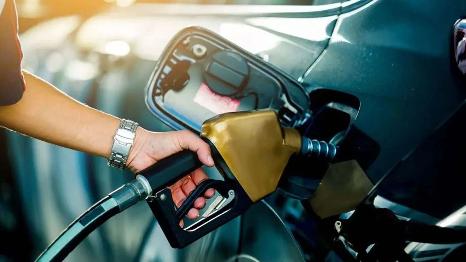 Akaryakıtta fiyatlar güncellendi! Benzin ve motorine zam geldi