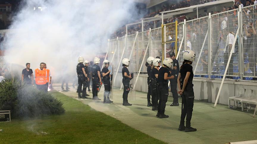 UEFA'dan Fenerbahçe 3 maç ceza!
