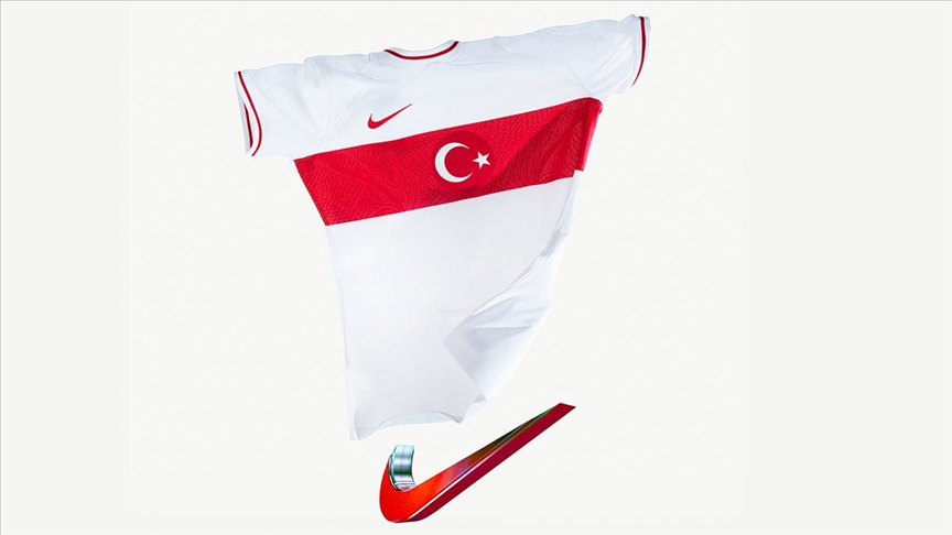 A Milli Takım'ın yeni formalarındaki detaylar dikkat çekti