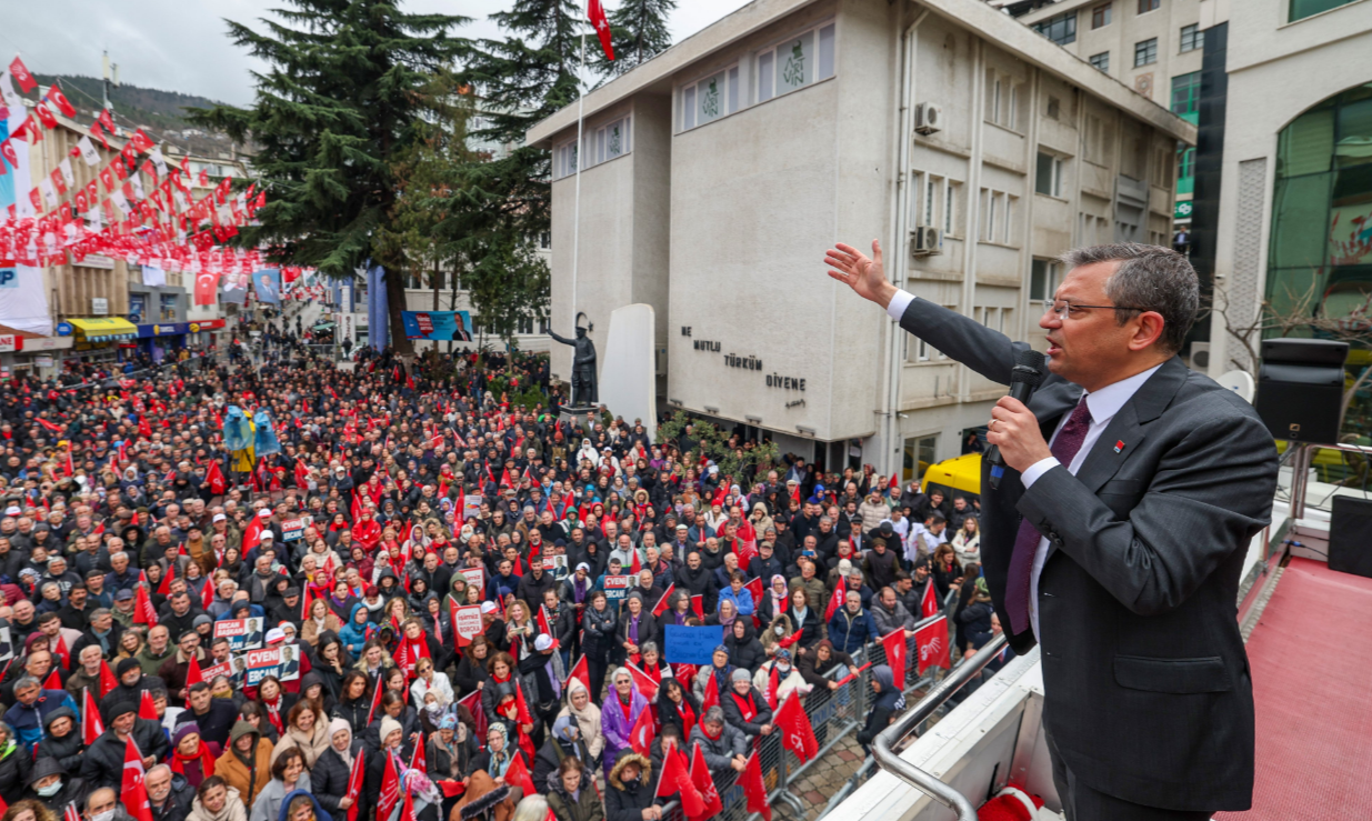 Özgür Özel'den Erdoğan'a 'Yeniden Refah' göndermesi