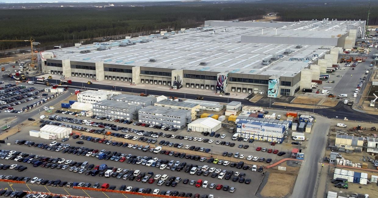 Otomotiv devi üretimi durdurdu! 12 bin fabrika çalışanı eve gönderildi
