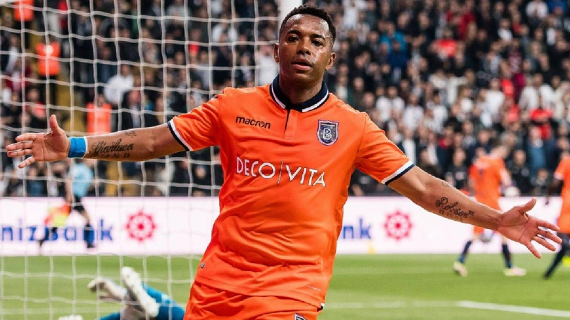Başakşehir'de de forma giyen futbolcu Robinho tecavüzden tutuklandı