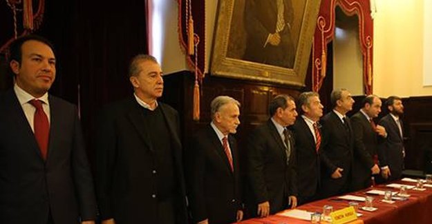 Saray kaynıyor