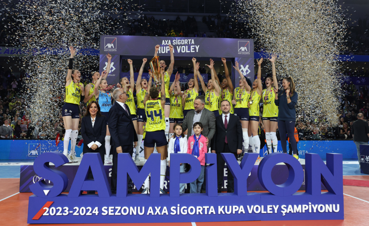 AXA Sigortada Kadınlar Kupa Voley'de Şampiyon Fenerbahçe!