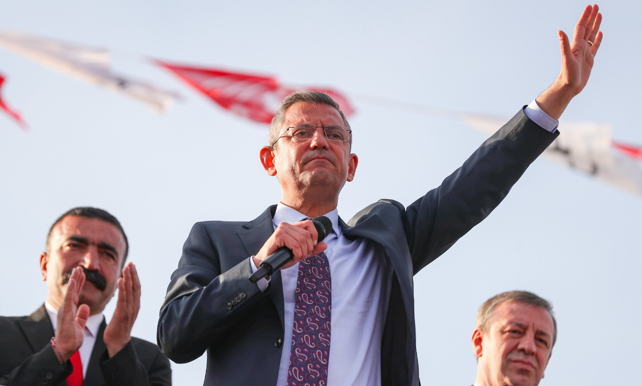 Özgür Özel, Hamza Dağ'a yüklendi: "İzmir’in özgürlüklerini İzmir’den almak istiyorlar"