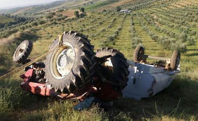 Salihli'de traktör devrildi: 1 ölü, 1 yaralı