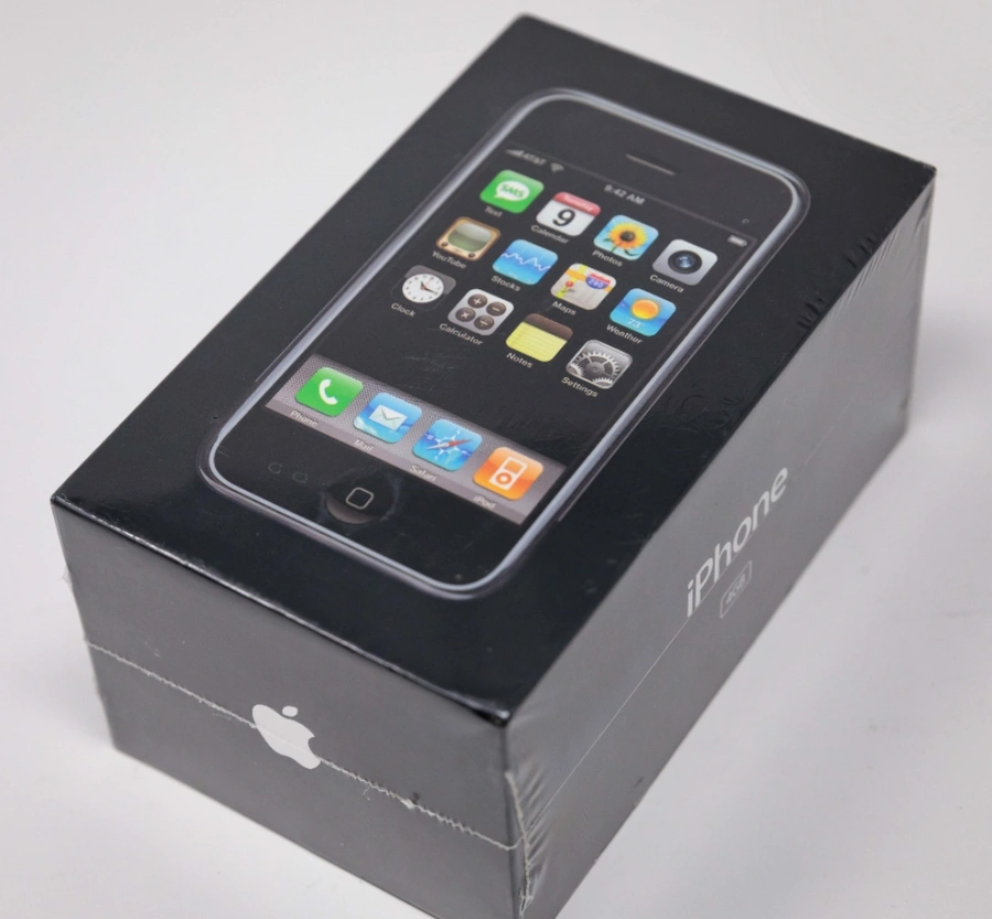 Jelatini sökülmemiş iPhone modeli dudak uçuklatan rakama satıldı