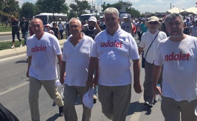 Başkan Selvitopu, Adalet Yürüyüşü'nden seslendi: Barış, hak, hukuk, adalet için yollardayız