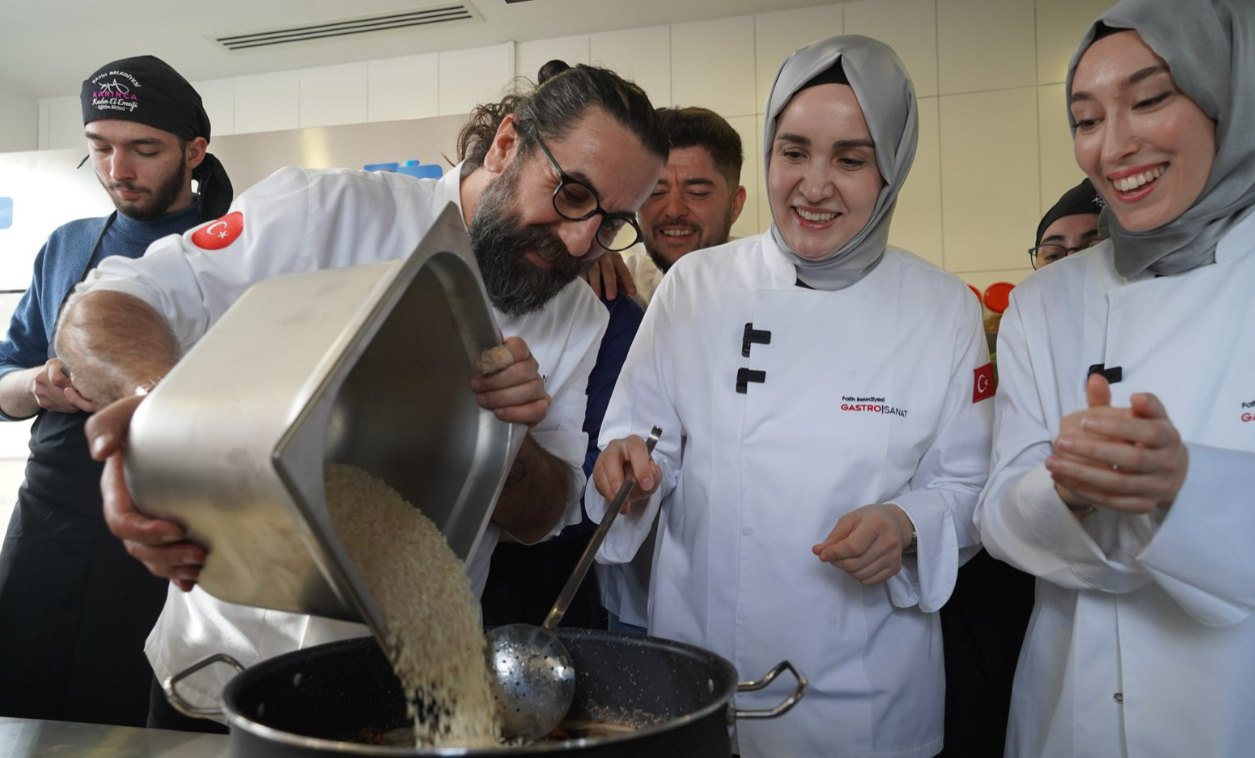 Murat Kurum'un eşine "Onun eşine aşığım" dedi! AKP'li Rümeysa Kadak paylaştı