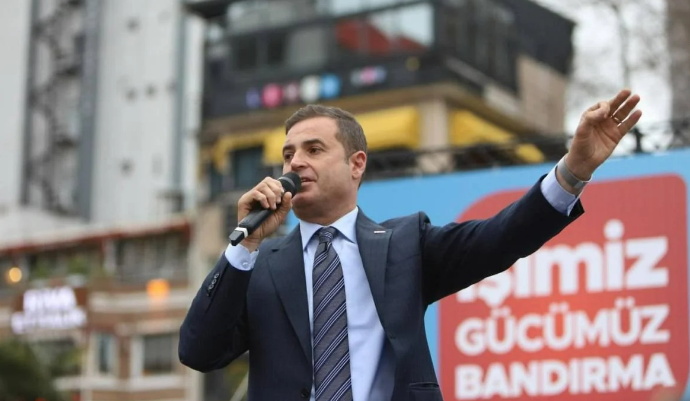 Balıkesir'de Bizans Oyunu! Ahmet Akın'la aynı isimdeki sahte adaydan seçmene SMS!