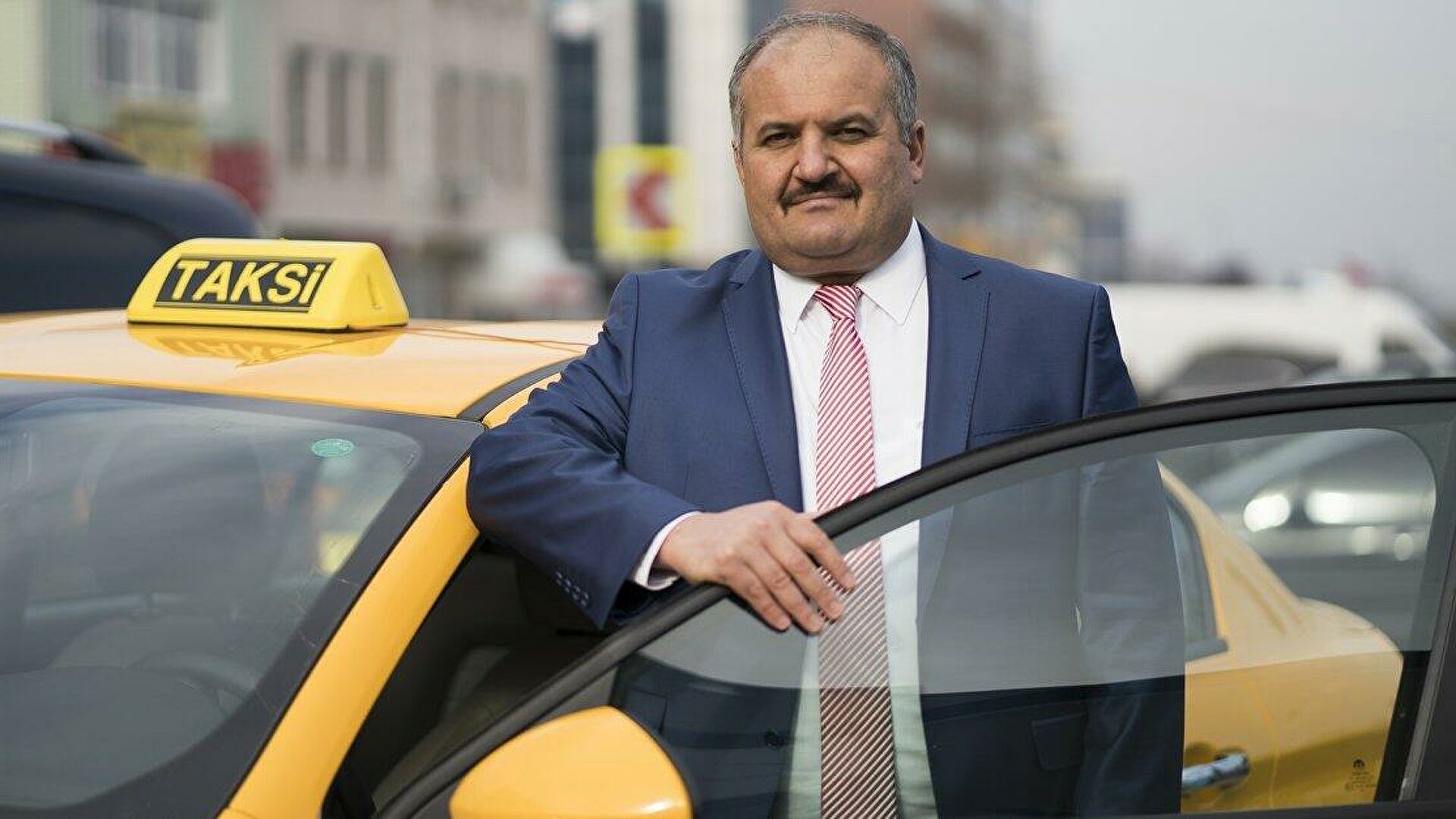 "Taksimetreleri kurun, geliyor Murat Kurum" diyen Eyüp Aksu'dan ilk açıklama