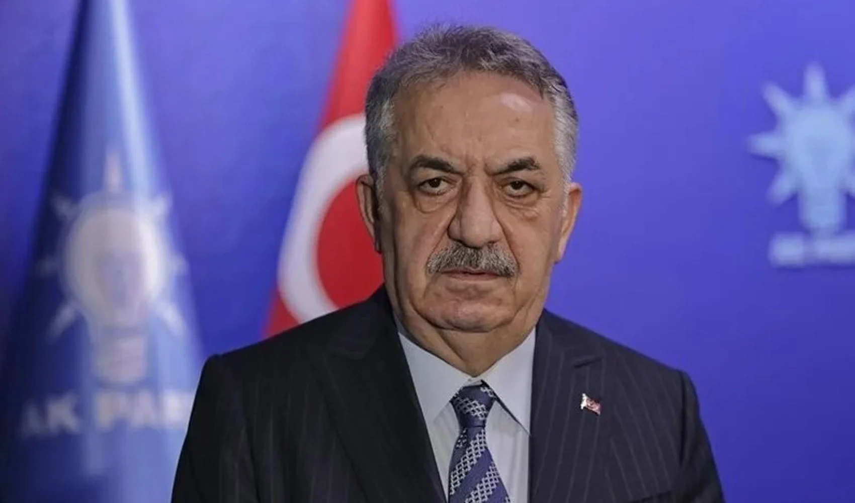 AKP'li Hayati Yazıcı, YSK'nın Van kararına önce destek verdi sonra paylaşımını sildi