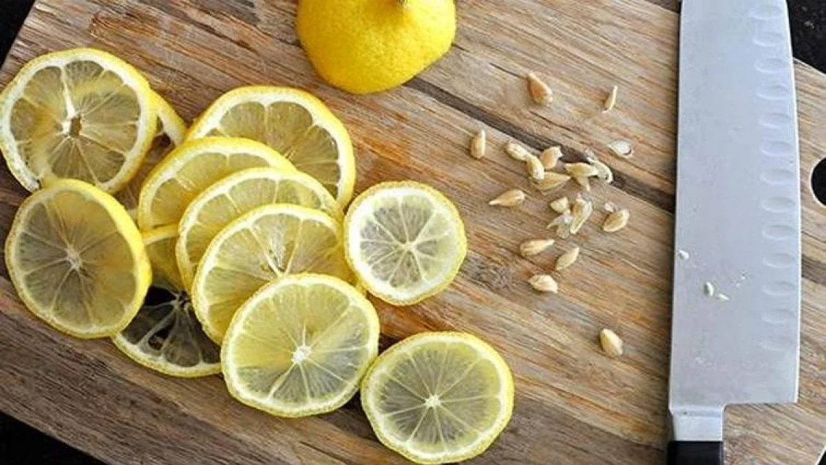 Limon çekirdeklerini kaynatıp için o sorundan kurtulun