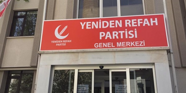 CHP belediyelere 'TC' tabelası asarken, Yeniden Refah da bu tabelaları astı!