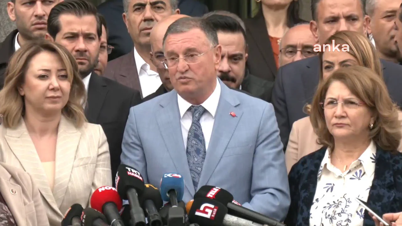 Lütfü Savaş YSK önünde konuştu: Hatay'da seçim oldubittiye getirilmeye çalışılıyor