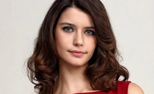 Beren Saat'ten Adalet Mitingi desteği