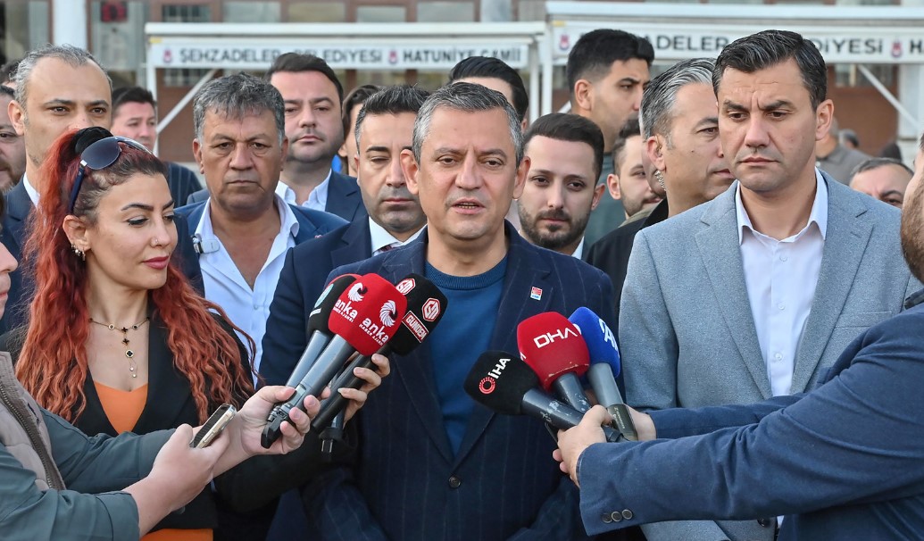 Özgür Özel'den sandığı hedef alan Devlet Bahçeli'ye yanıt