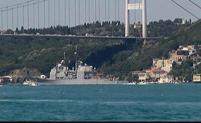ABD savaş gemisi İstanbul Boğazı'ndan geçti